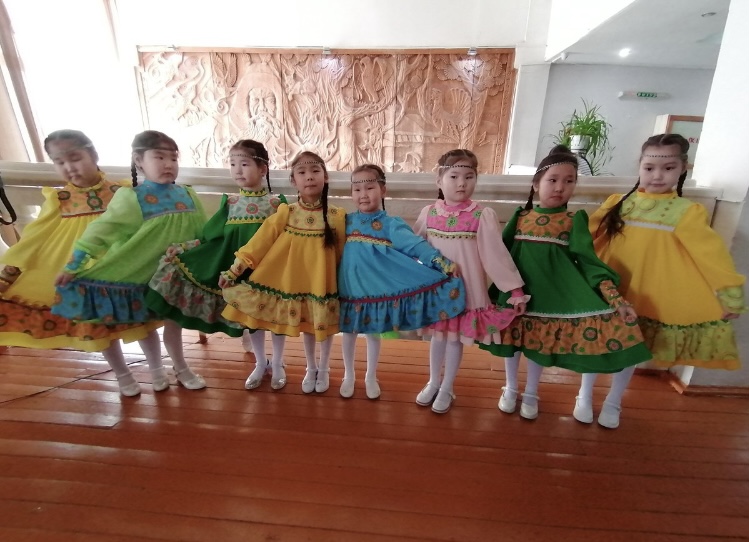 "Таптыыбын Сахам сирин" конкурс сольных исполнителей патриотической песни